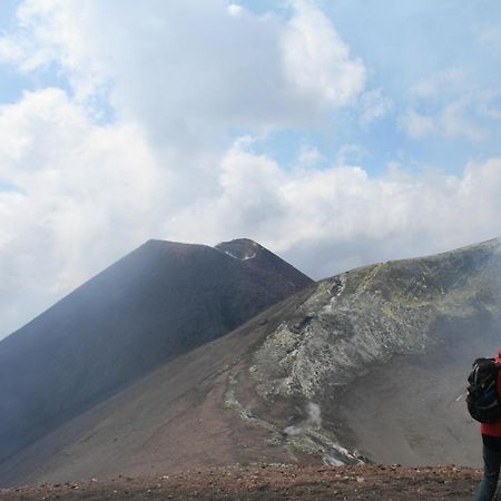 リングアグロッサ Rifugio Il Ginepro Dell'Etnaヴィラ エクステリア 写真